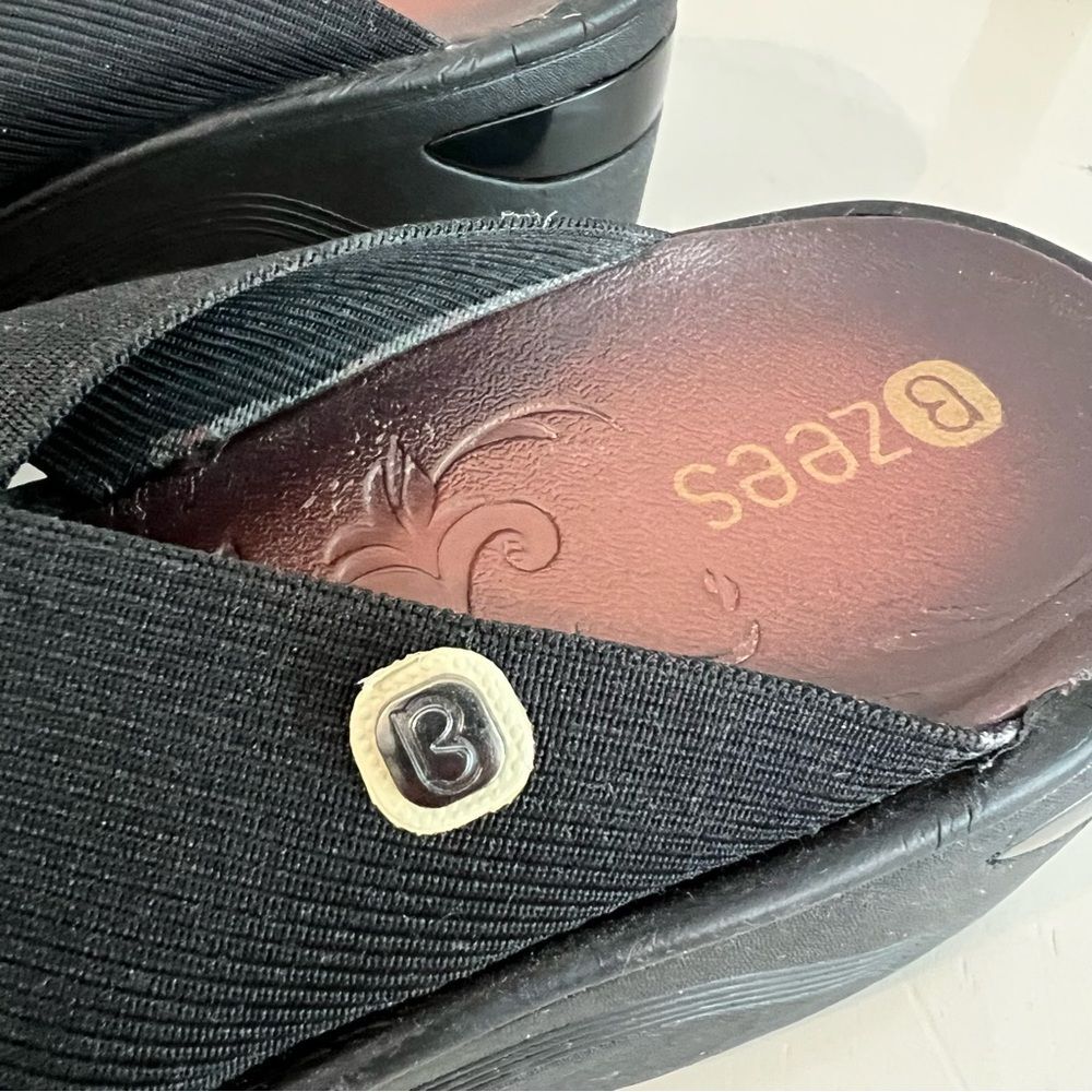 Bzees by LifeStride Women's Desire Wedge Sandal in Black Sz. 9W - Picture 9 of 11
